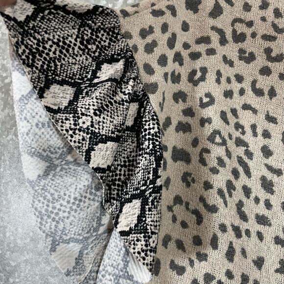 Blue Buttercup Leopard Print Oversized Knit Top - Size Medium - Snake - Mobwife - Picture 4 of 8
